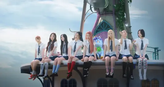 Hearts2Hearts-Likes-Your-STYLE-In-Comeback-M-V-openingPicture.webp.webp