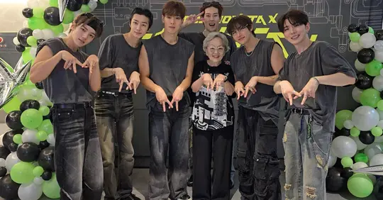 Veteran-actress-Kim-Young-ok-Sheds-Happy-Tears-At-MONSTA-X-s-Concert-openingPicture.webp.webp